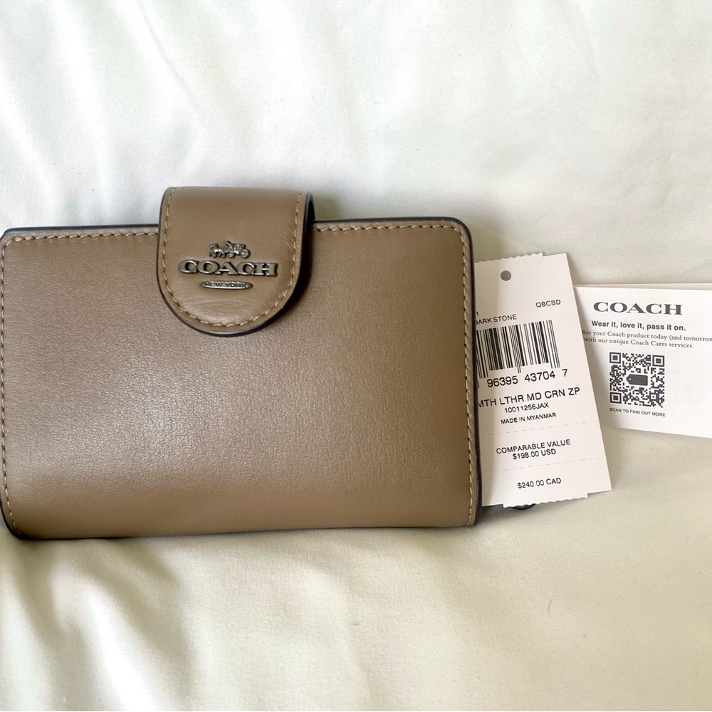 New! Coach Leather Medium Corner Zip Wallet in Dark Stone